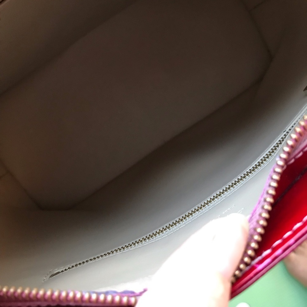 Louis Vuitton Pomme D’Amour Vernis Houston bag - Picture 10 of 16